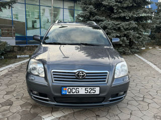 Toyota Avensis foto 2