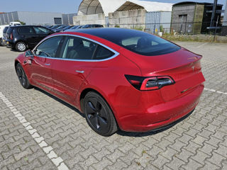 Tesla Model 3 foto 3