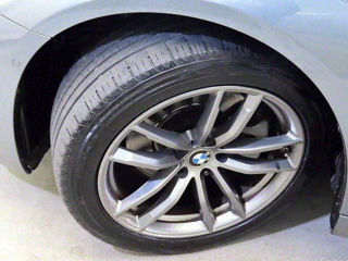 BMW 5 Series foto 18