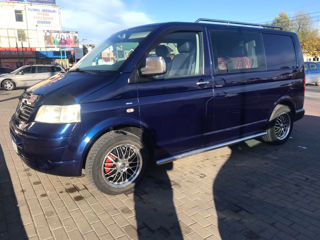 Volkswagen Caravelle foto 4