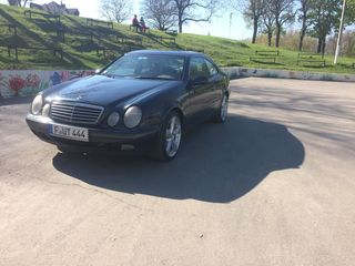 Mercedes CLK Class foto 2