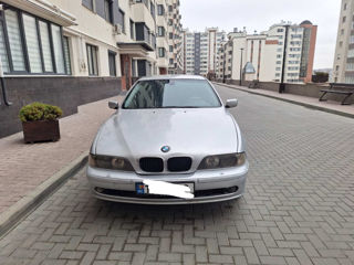 BMW 5 Series foto 2