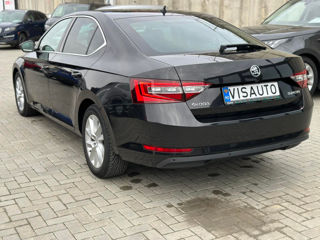 Skoda Superb foto 4