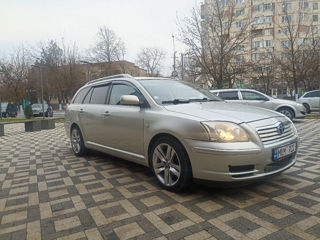 Toyota Avensis foto 3