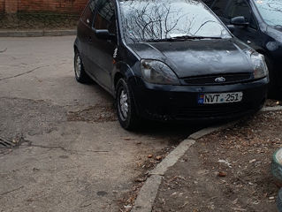 Ford Fiesta foto 5