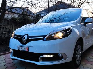 Renault Grand Scenic foto 3