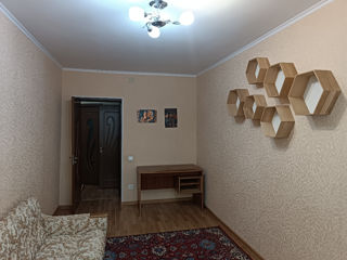 Apartament cu 2 camere, 60 m², Botanica, Chișinău foto 2