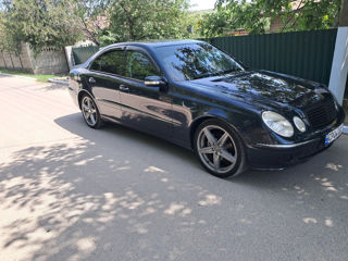 Mercedes E-Class foto 9