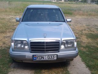 Mercedes E Class foto 1