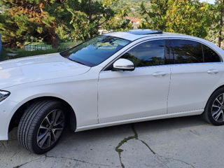 Mercedes E-Class foto 2