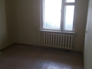 Vind apartament cu 3 camere foto 3