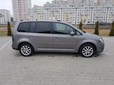 Volkswagen Touran foto 5