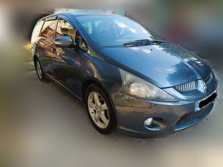 Mitsubishi Grandis foto 1