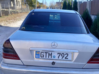 Mercedes C-Class foto 5