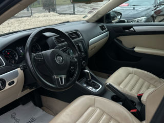 Volkswagen Jetta foto 5