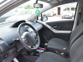 Toyota Yaris foto 8