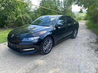 Skoda Superb foto 2