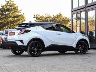 Toyota C-HR foto 2