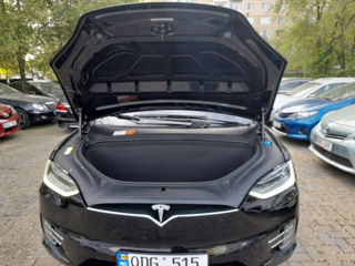 Tesla Model X foto 13