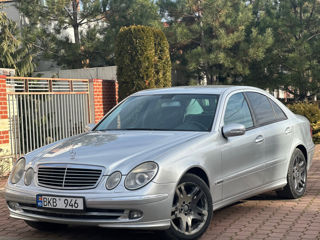 Mercedes E-Class foto 2