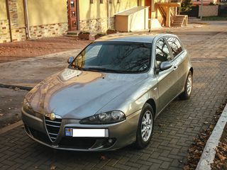 Alfa Romeo 147 foto 1