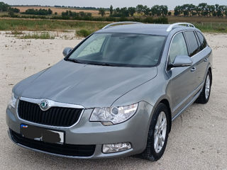 Skoda Superb foto 1