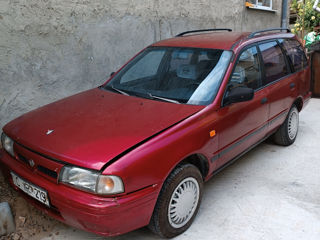 Nissan Sunny foto 3