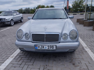 Mercedes E-Class foto 3