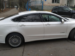 Ford Fusion foto 2