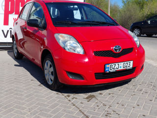 Toyota Yaris foto 2