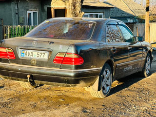 Mercedes E-Class foto 3