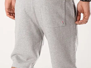 Pantaloni scurți Tommy Hilfiger 35€