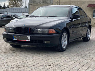 BMW 5 Series foto 8