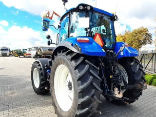 New Holland foto 4