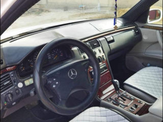 Mercedes E-Class foto 4