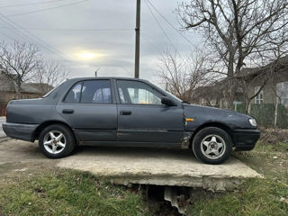 Nissan Sunny foto 5