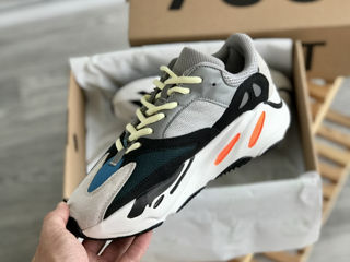 Adidas Yeezy Boost 700 Unisex foto 3