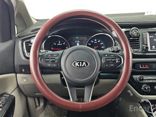 KIA Carnival foto 13