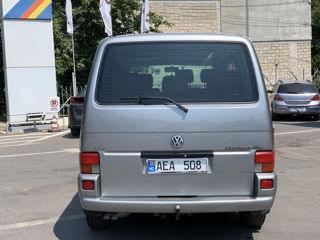 Volkswagen Caravelle foto 4