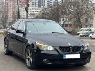 BMW 5 Series foto 3