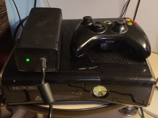Vând Xbox 360 slim foto 6