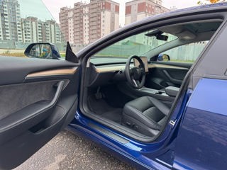 Tesla Model 3 foto 6