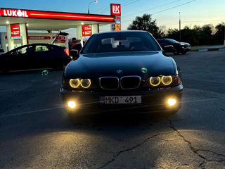 BMW 5 Series foto 9