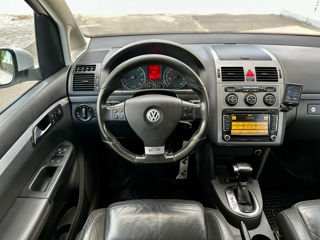 Volkswagen Touran foto 12
