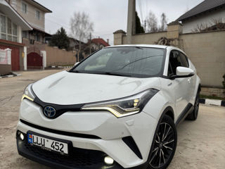 Toyota C-HR foto 2