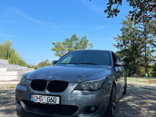 BMW 5 Series foto 1