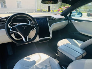 Tesla Model S foto 4