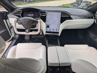 Tesla Model S foto 11