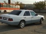 Mercedes Series (W124) foto 5