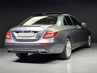 Mercedes E-Class foto 2